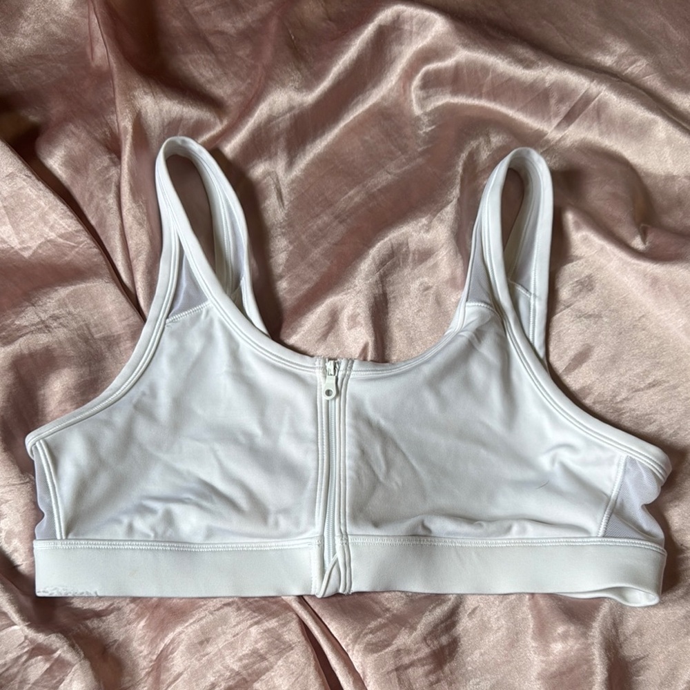 Offline by Aerie White Zipper Front Sports Bra Medium